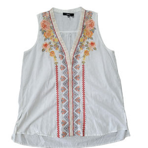 Andre by Unit white cotton linen embroidered floral sleeveless top size medium